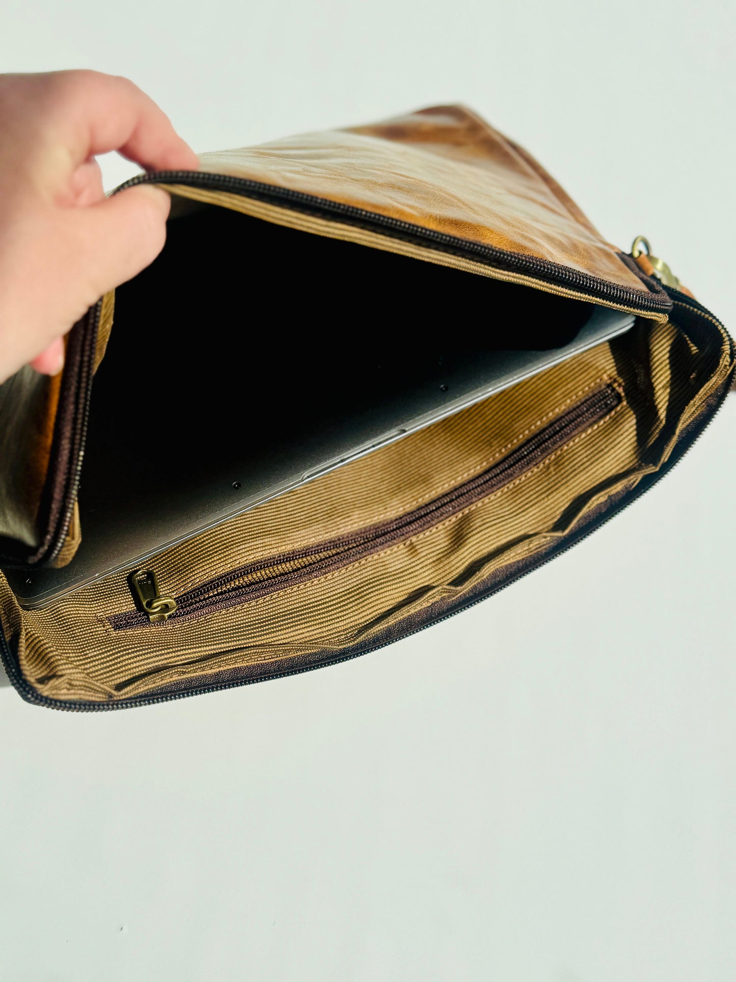 Full Grain Leather Laptop Sleeve 14inch - JayKayBoutiqueOnline