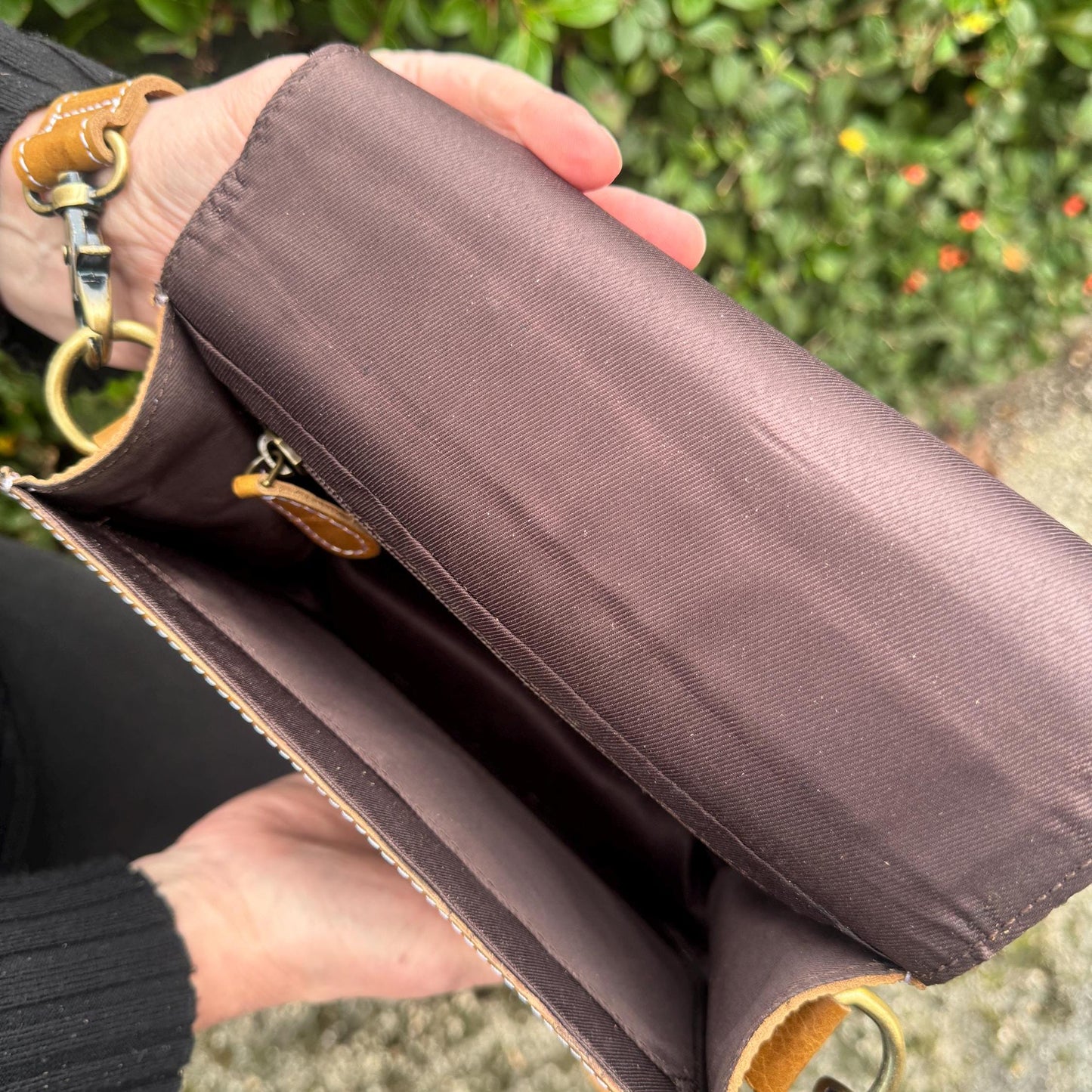 Classic Leather Handbag Boot Stitch and Shoulder Strap - JayKayBoutiqueOnline