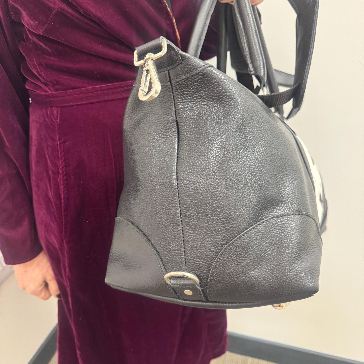 Leather and Hide Duffle Weekender Dual Size Bag - JayKayBoutiqueOnline