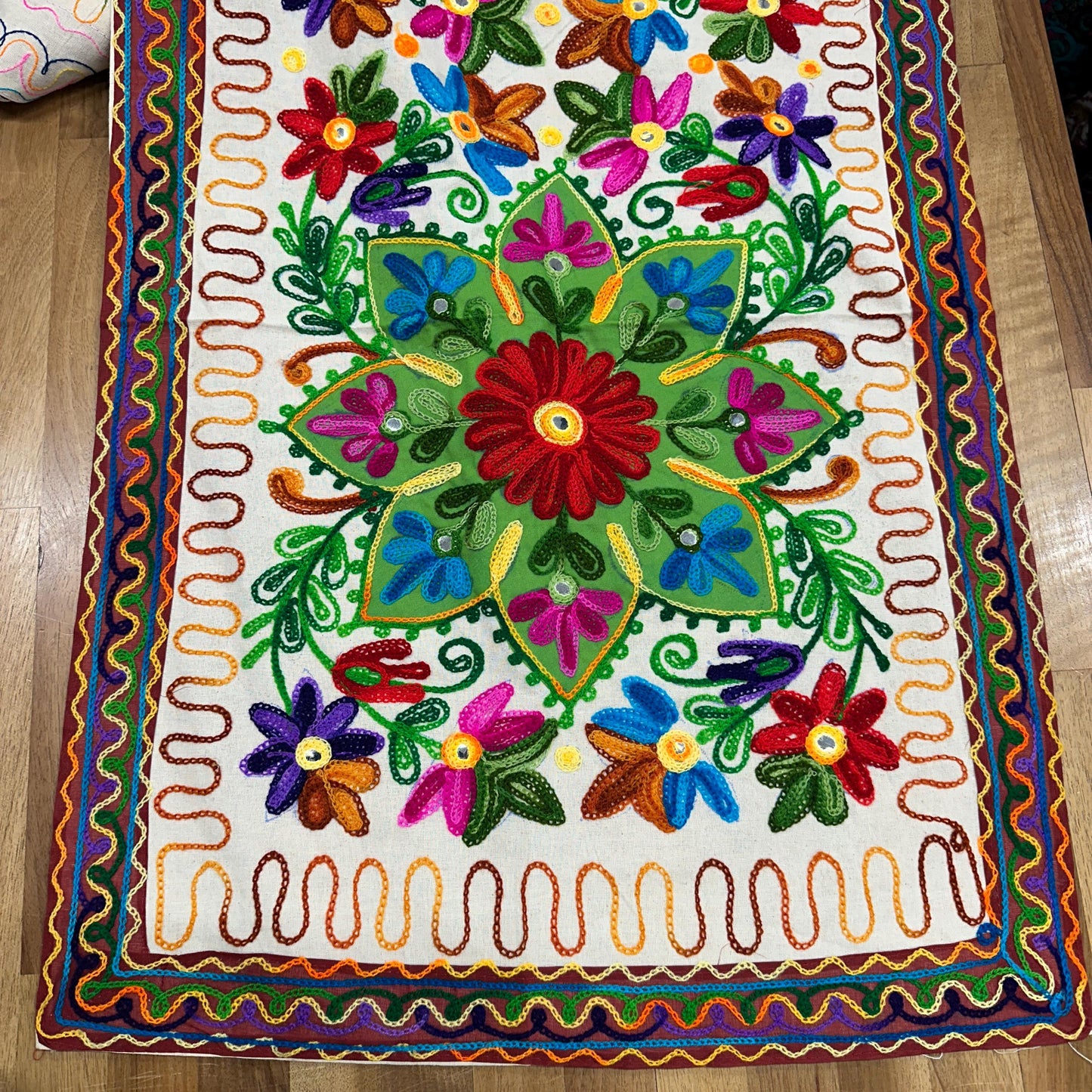 Table Runner Elephant Floral - JayKayBoutiqueOnline