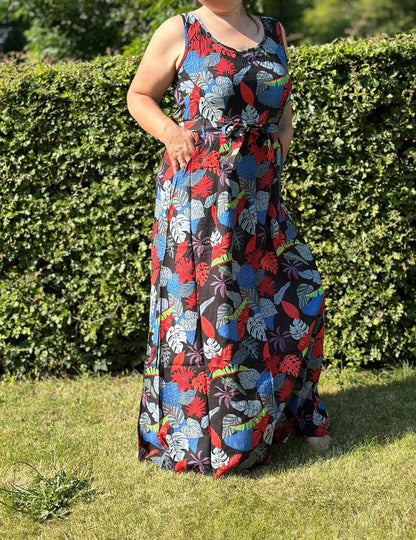 Maxi Dress with Pockets and Belt - JayKayBoutiqueOnline
