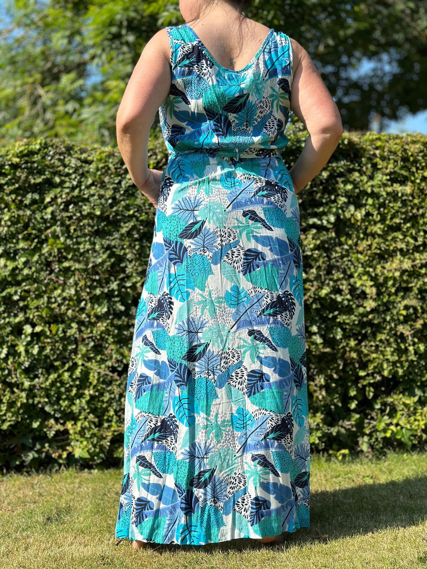 Maxi Dress with Pockets and Belt - JayKayBoutiqueOnline