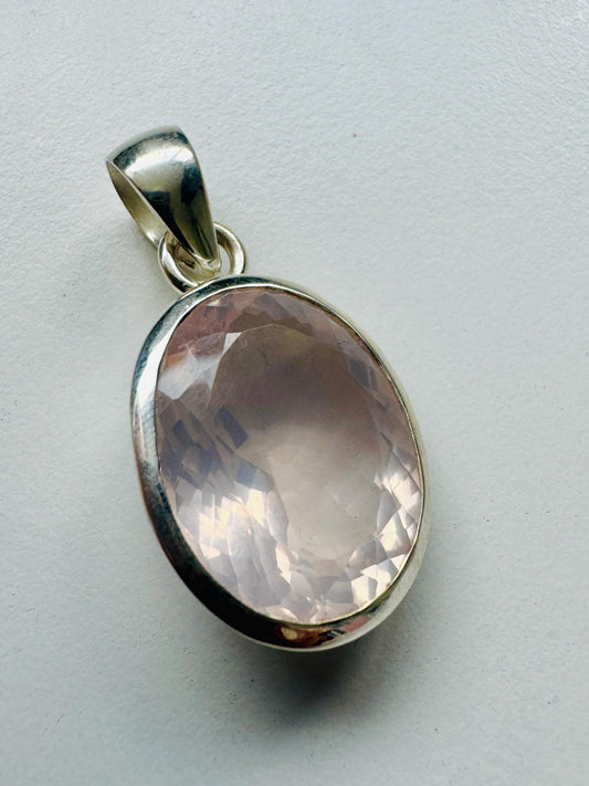 Handmade Rose Quartz Oval Pendant - JayKayBoutiqueOnline