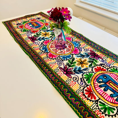 Table Runner Elephant Floral - JayKayBoutiqueOnline