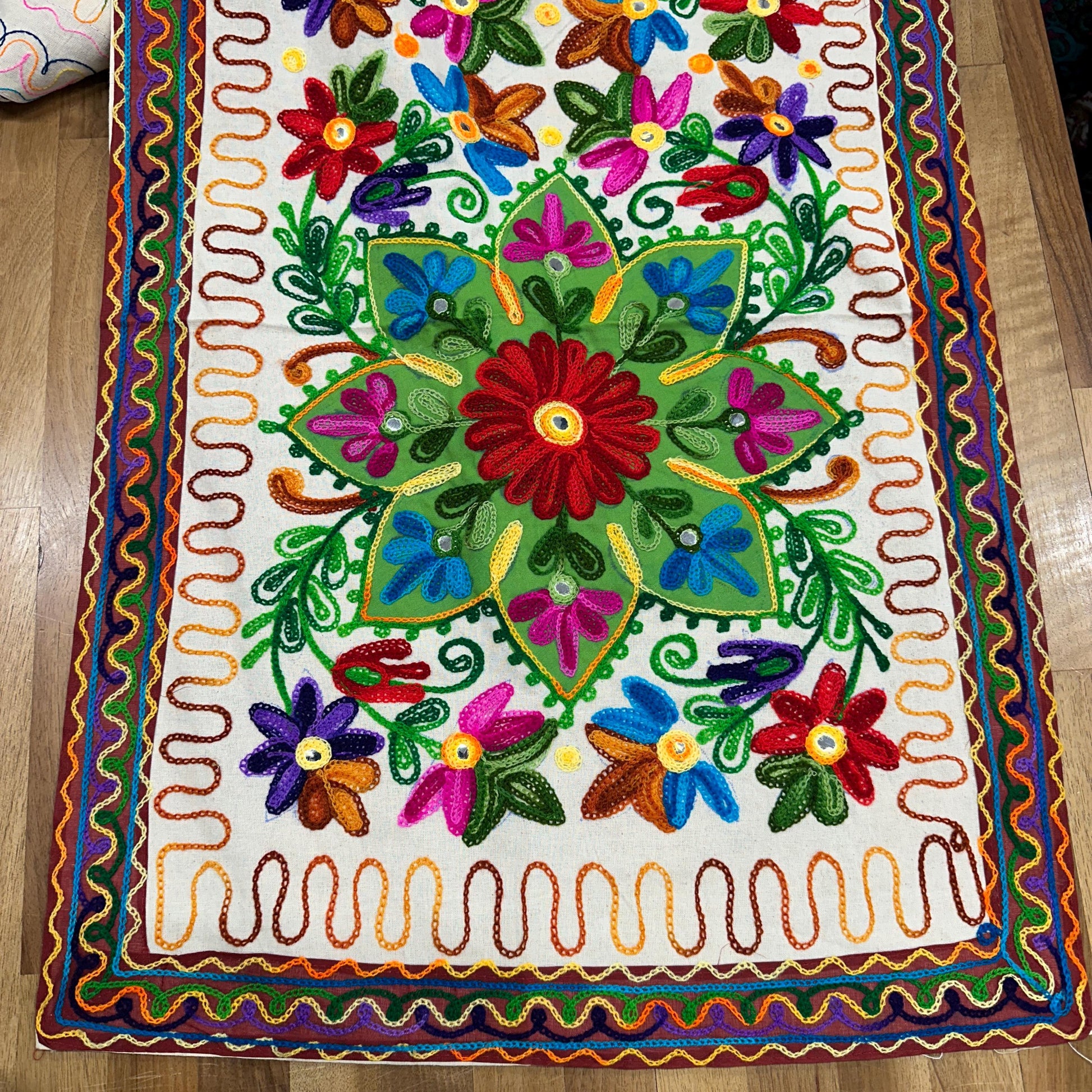 Table Runner Elephant Floral - JayKayBoutiqueOnline