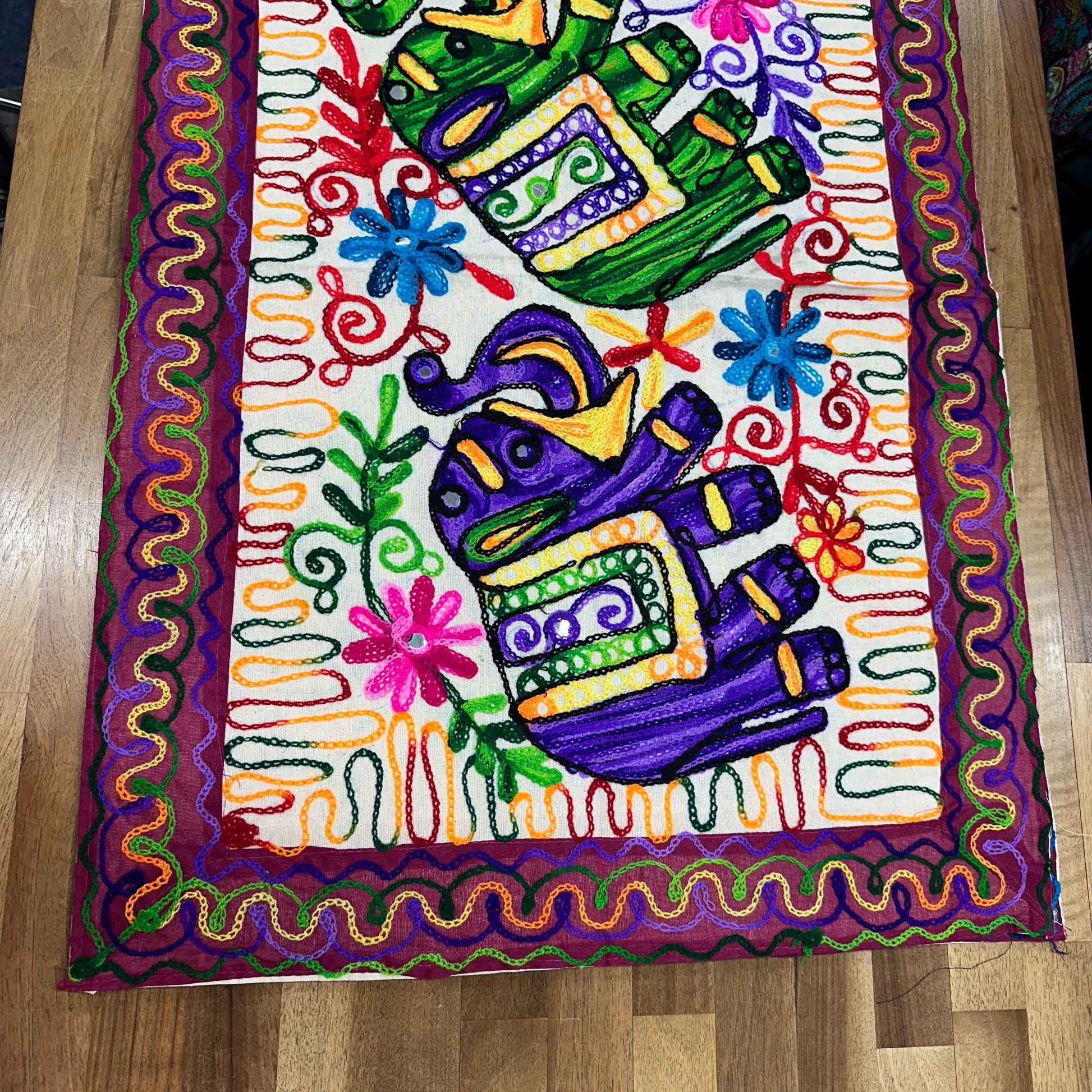 Table Runner Elephant Floral - JayKayBoutiqueOnline