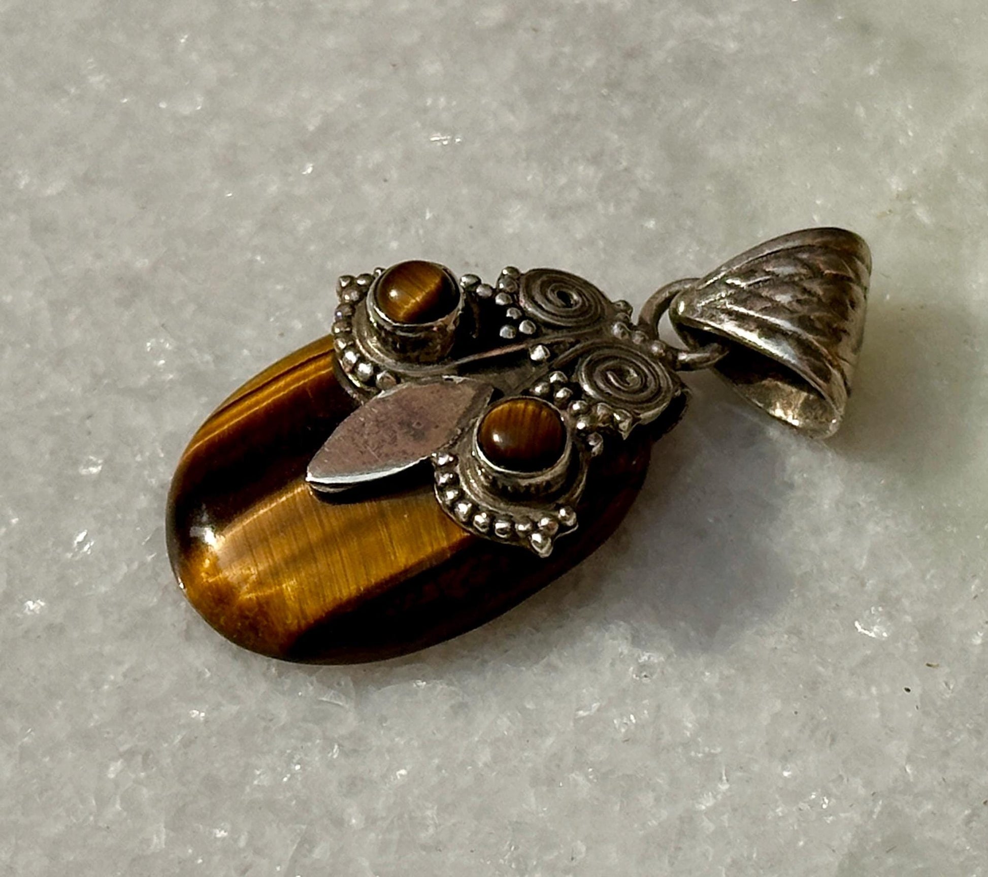Owl Tiger's Eye Pendant - JayKayBoutiqueOnline