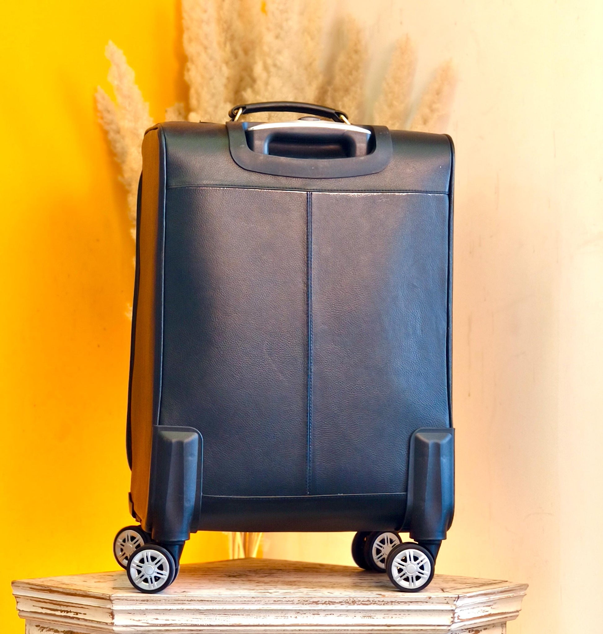 Handmade Leather Suitcase - JayKayBoutiqueOnline