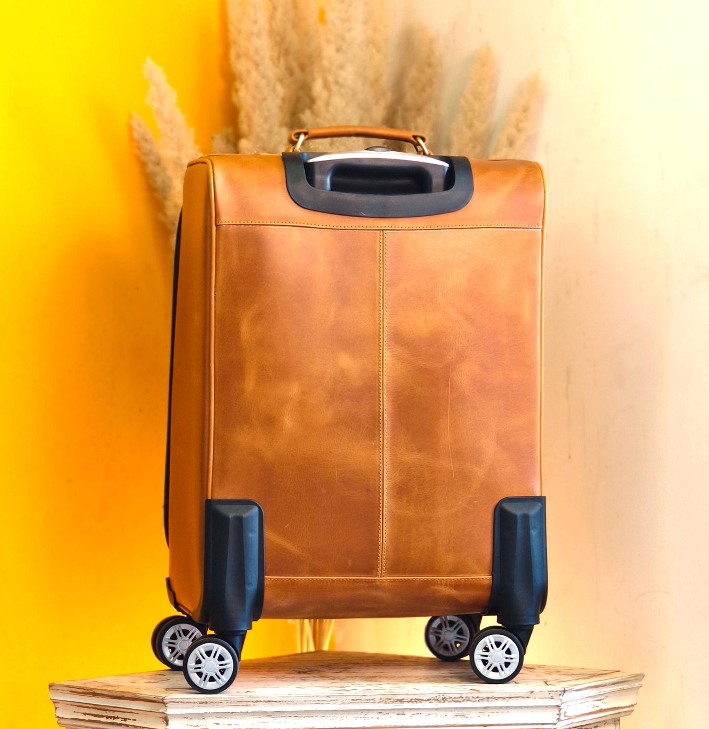Handmade Leather Suitcase - JayKayBoutiqueOnline