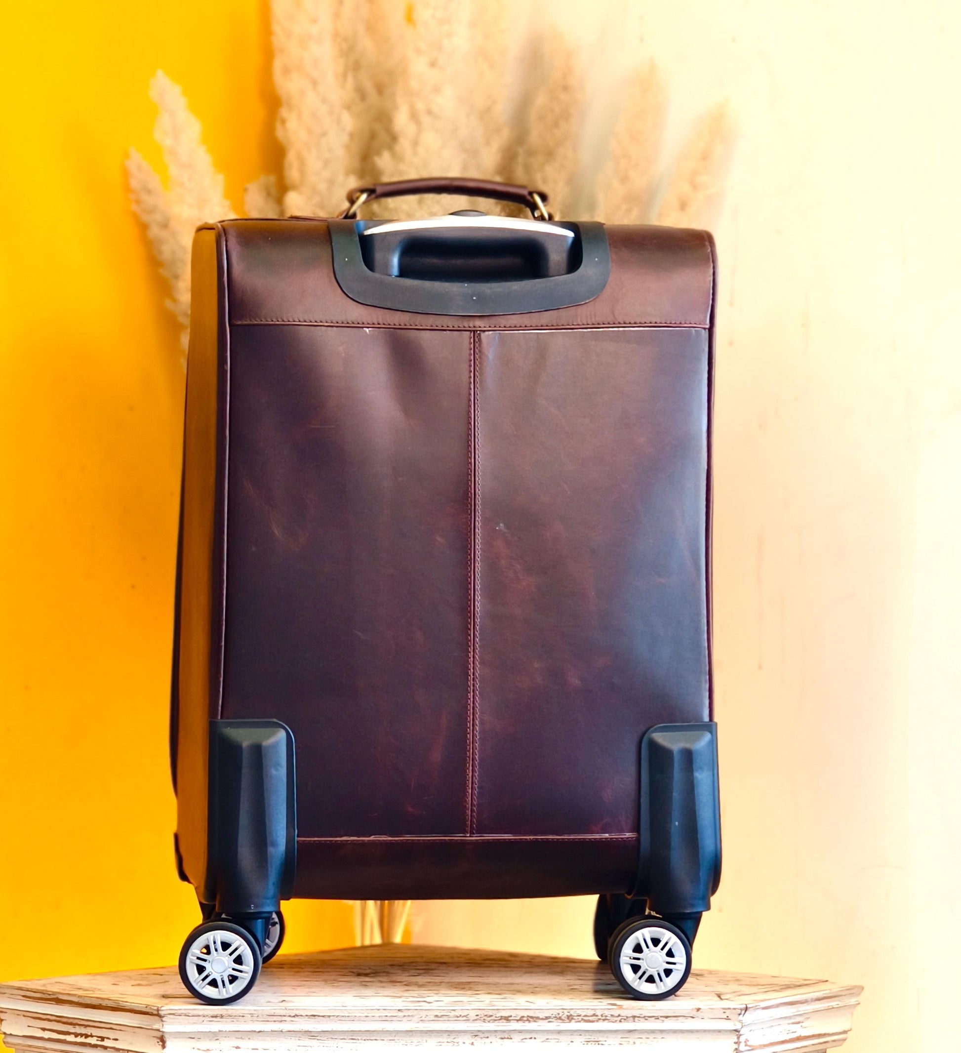 Handmade Leather Suitcase - JayKayBoutiqueOnline